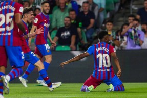 九游官方网站 - 巴塞罗那迎欧联关键赛，冲刺阶段遗憾出局，赛场秩序良好，细节决定成败