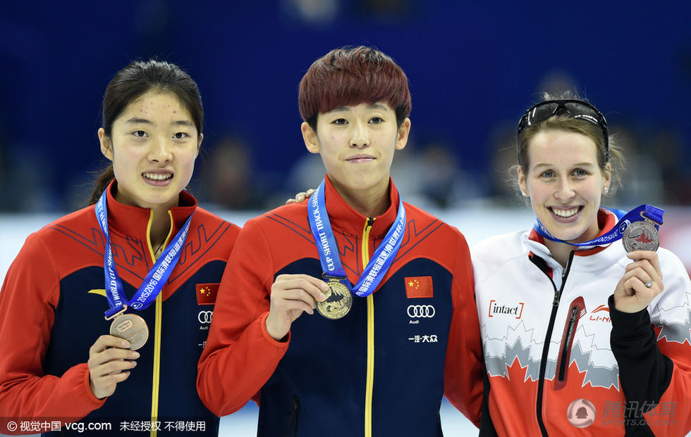  胜利三号羽毛球 