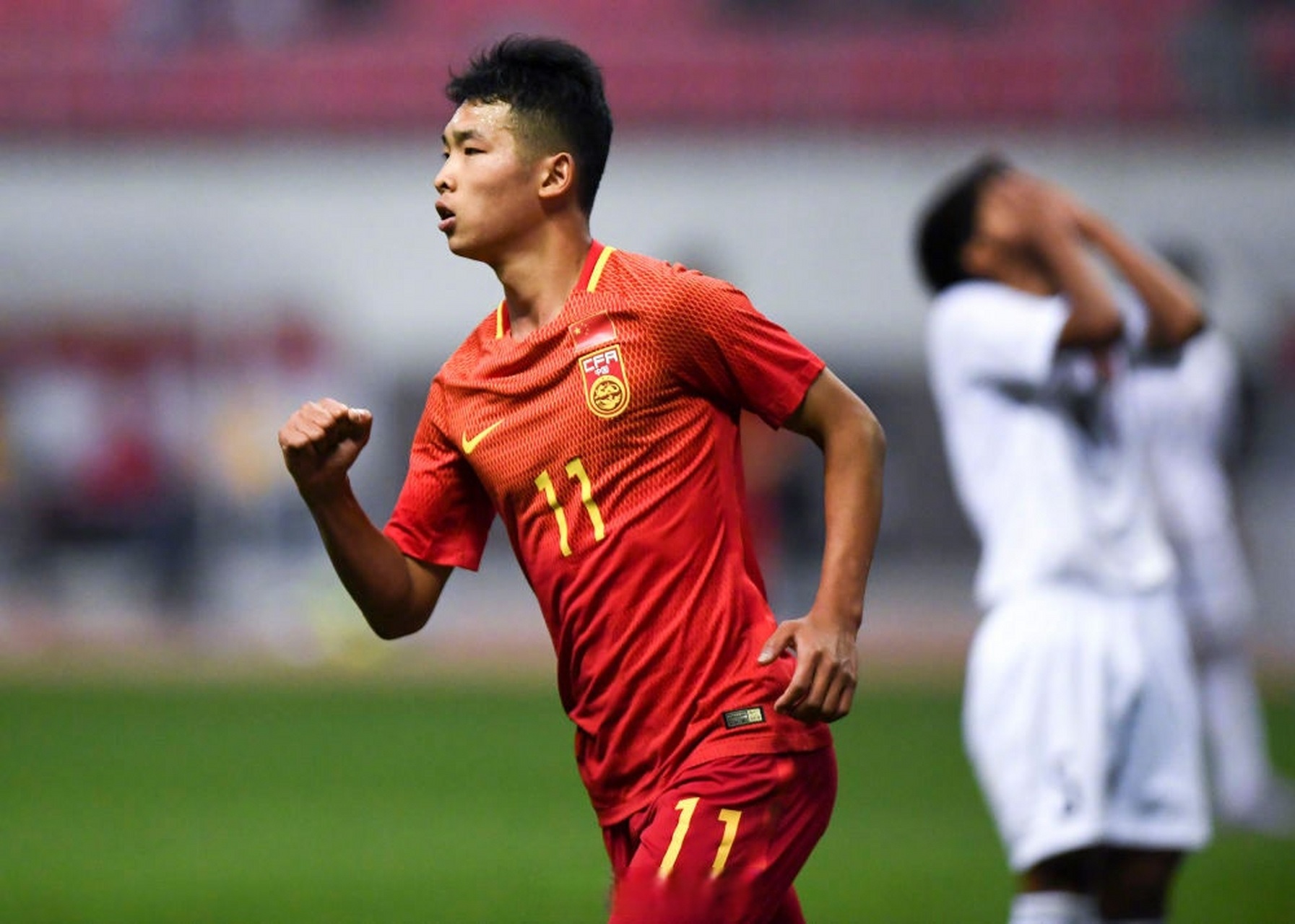 摔跤热身赛，粤西玄武队与嵩山闪电队大胜，阵地战处理得当！赛后更衣室沸腾(热身赛直播在线观看视频)