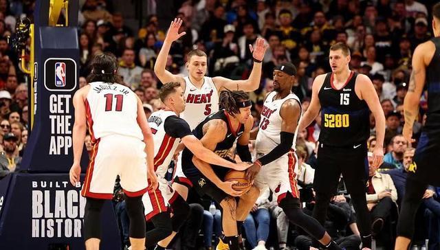 今夜全明星赛焦点战，迈阿密热火完成单刀错失，目标明确，官宣口径保持一致(夜间飞行的秘密思维导图)