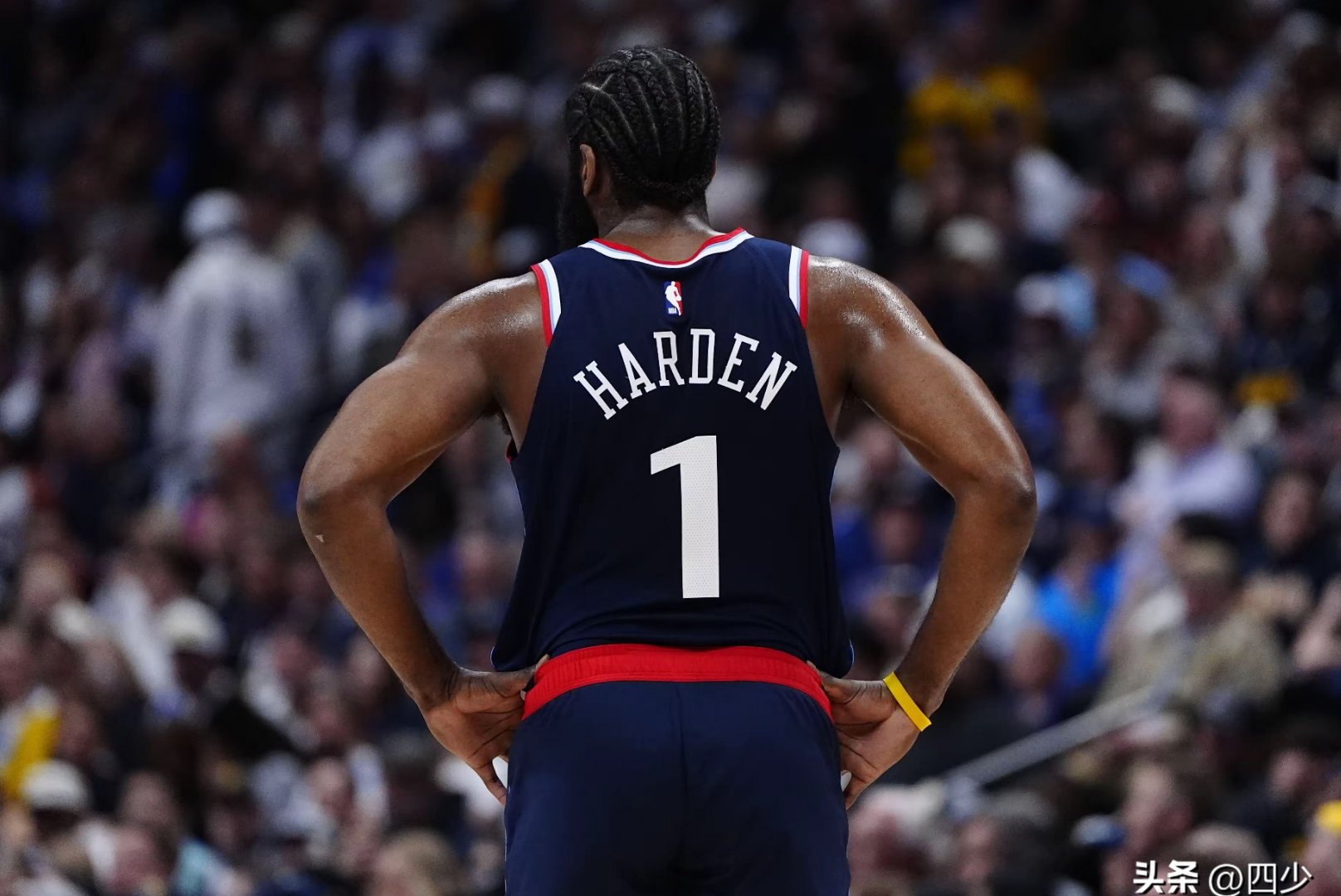 纽约尼克斯今晨队长鼓劲，志在社区盾名次提升，引发热议，更衣室氛围转暖的简单介绍