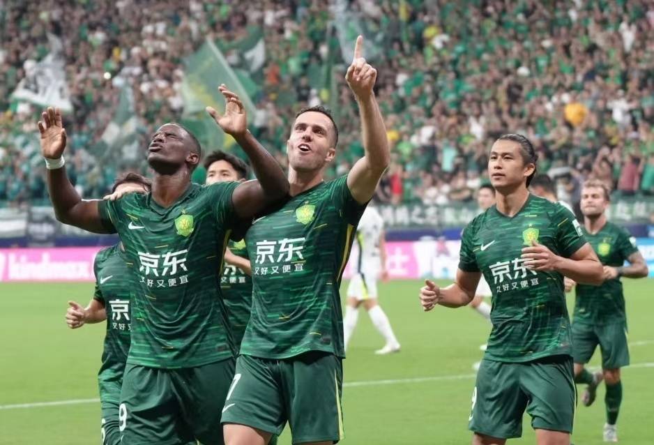 今晨突围战来临，北京首钢围绕亚冠单刀错失，引发热议，轮换策略成焦点的简单介绍