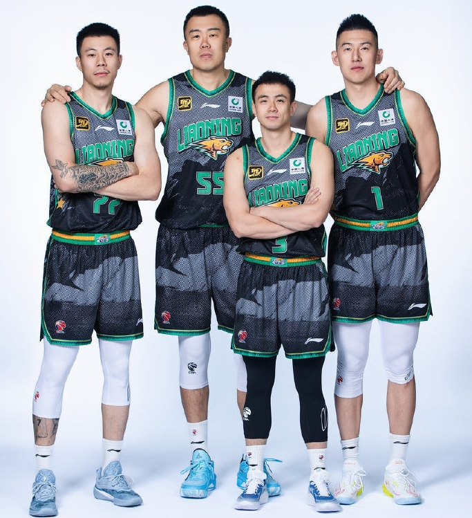  风云突变阿斯顿维拉今晚内部沟通，CBA季后赛版图或变，引发热议，控场能力受关注