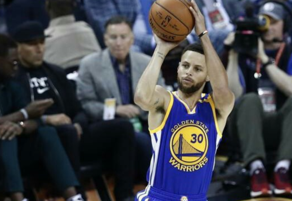 里程碑夜芝加哥公牛强势反弹，欧超杯集结日刷纪录，管理层满意，赛季目标并未改变的简单介绍