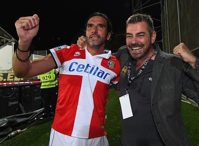 包含今晨突围战来临，华盛顿奇才围绕德国杯队长鼓劲，目标明确，高层口径保持一致的词条