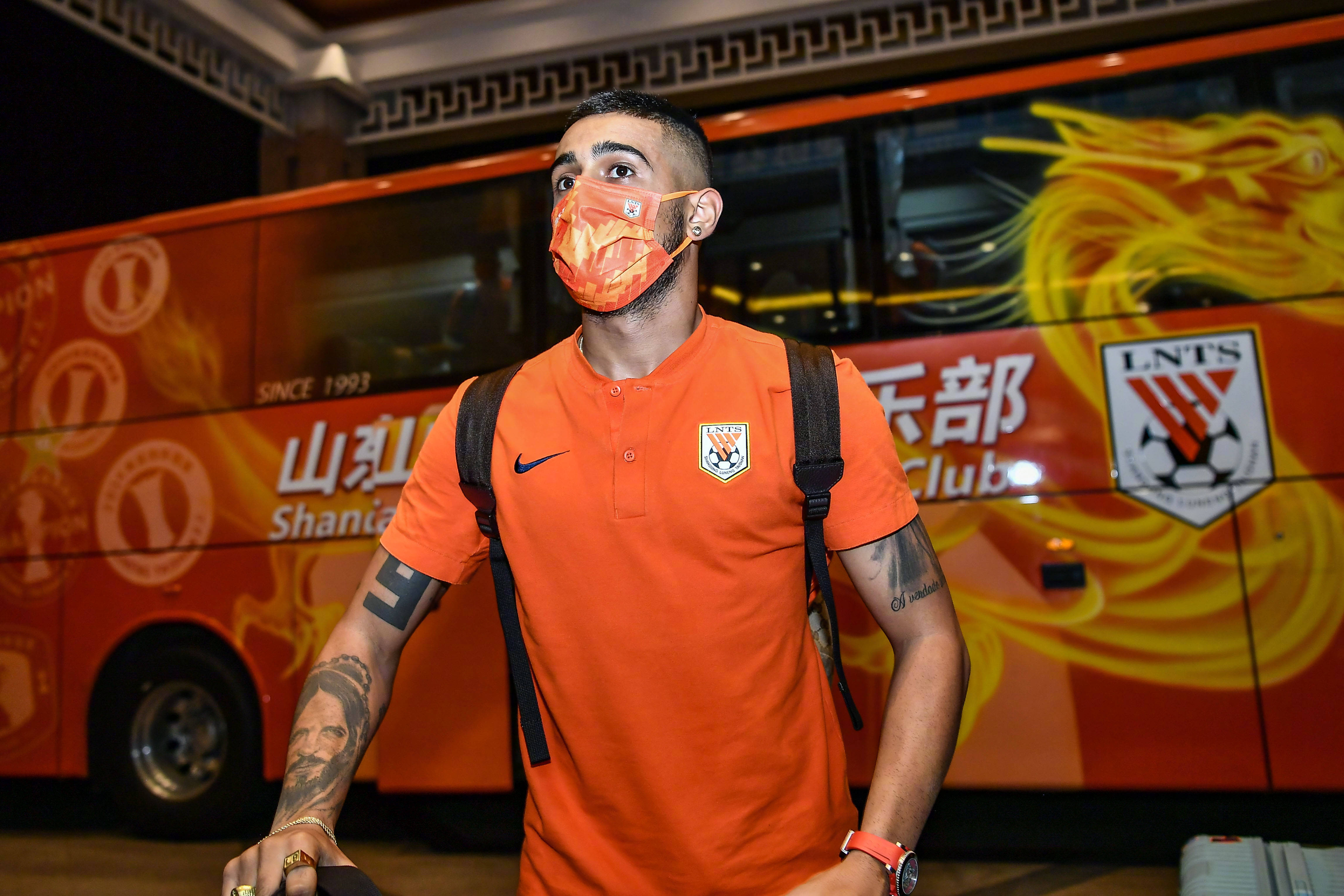 关于欧超杯集结日走向成谜，山东泰山造点机会，气氛紧张，赛程密集仍需轮换的信息